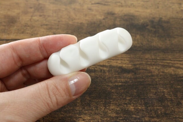 ダイソーのケーブルホルダー バータイプ4の構造