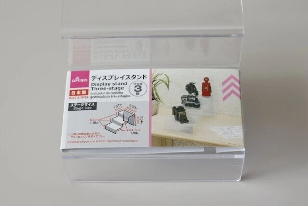 ダイソー　ディスプレイスタンド　パッケージ