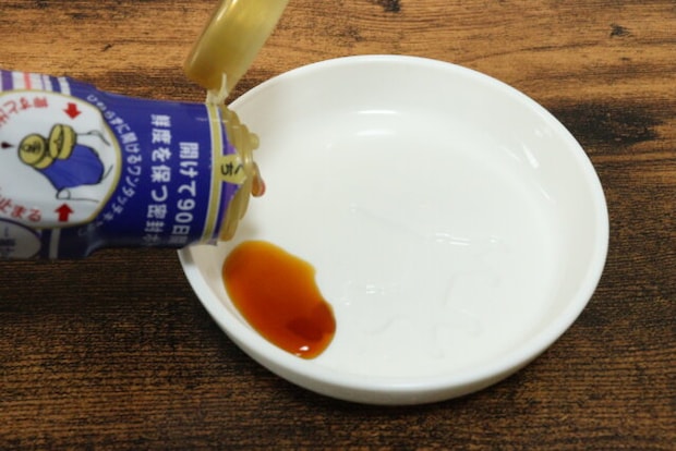 ダイソーの絵が浮き出るしょうゆ皿2P ねこの使用例1