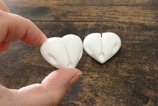 ケーブルホルダー（ハート）　デザイン