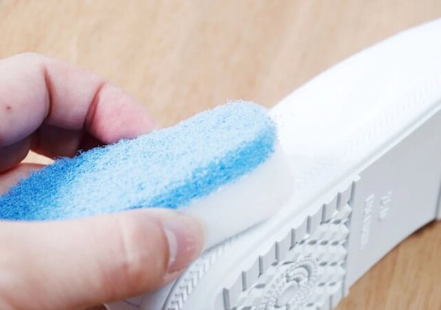 ダイソー スニーカー&上履きスポンジ(落ち落ちV、4個) ダイソー スニーカー&上履きスポンジ(落ち落ちV、4個)