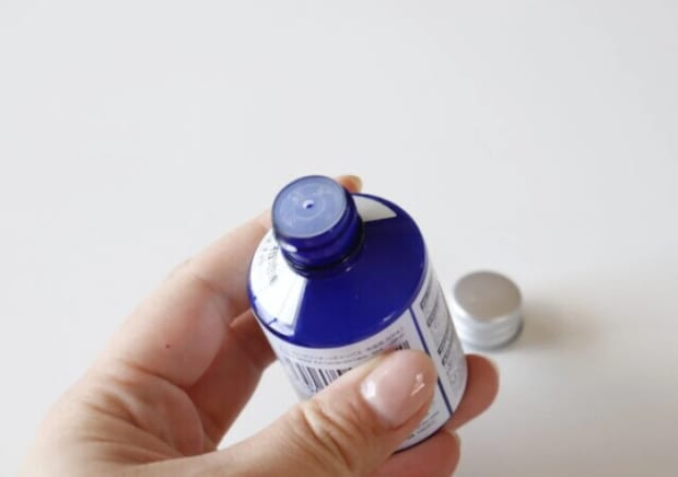 100円なのにいい仕事してくれる!スニーカー洗いの強い味方