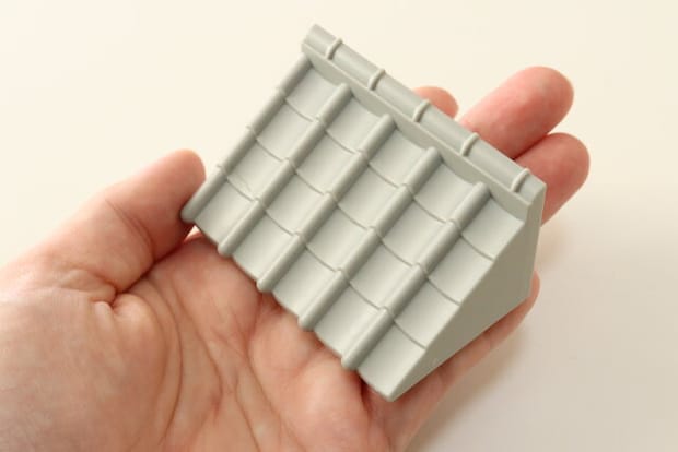 セリアの瓦屋根みたいなフック付き屋根オブジェ