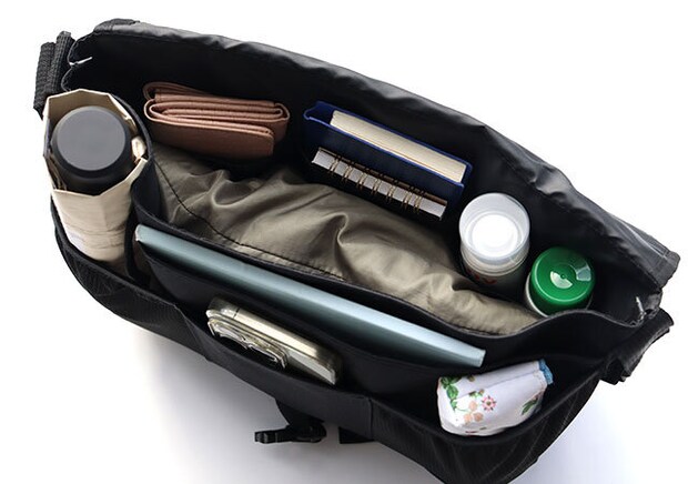 シャカ8ポケット付きメッセンジャーバッグメイン収納ポケット シャカ8ポケット付きメッセンジャーバッグメイン収納ポケット