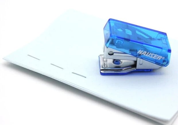 ダイソー　マイクロミニホッチキス（10号針）