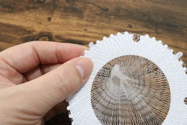 そのままポイッと捨てられる！髪の毛キャッチャー お風呂の排水口用　セリア　使い方