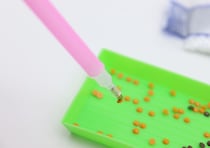 ハマる人いっぱいいそう！大人が没頭する楽しさ！作ったら飾れる100均アートキット