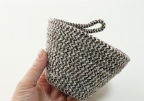 これが100円なんだから！コスパもデザインも優秀♡プチ収納グッズ