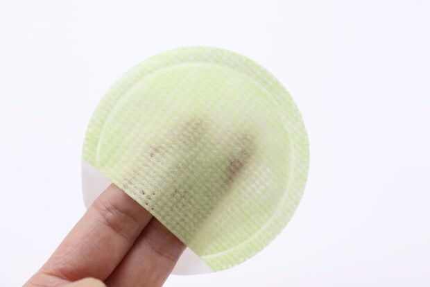 ワンステップピーリングパッド　指を差し込める