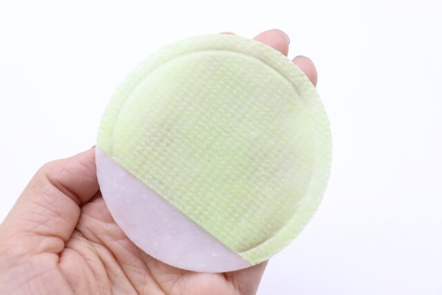 ワンステップピーリングパッド　中身