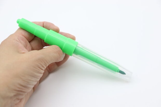 セリアのアートフローマーカーAセットのグリーン