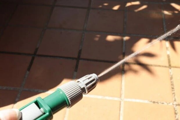 ダイソー　加圧式霧吹き（ペットボトル用）