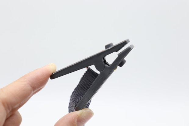 ハンガー取り付けピンチ　ピンチの形状