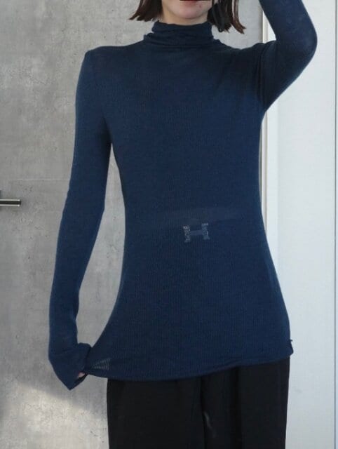 PLSTシアーリブタートルネックセーターLサイズ着用