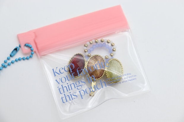 ダブルEVAケースキーホルダー　アクセサリー収納