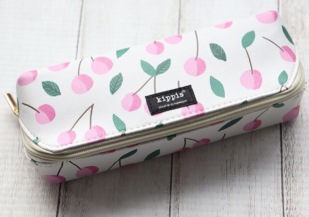 『素敵なあの人』2月号の付録はkippisの超優秀マルチケース 『素敵なあの人』2月号の付録はkippisの超優秀マルチケース