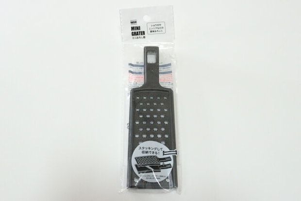 セリア ベーシック ミニおろし器 セリアのベーシック ミニおろし器のパッケージ