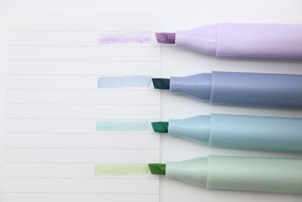 ダイソー マーカーペン(CHM、丸型、パープル&グレー、2本)/マーカーペン(CHM、丸型、グリーン、2本)カラー ダイソーのマーカーペン(CHM、丸型、パープル&グレー、2本)/マーカーペン(CHM、丸型、グリーン、2本)カラー