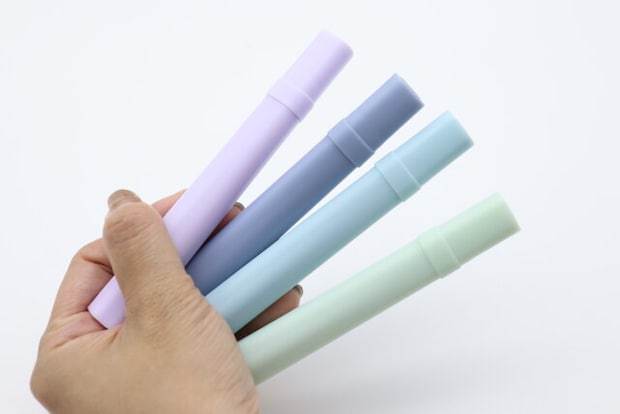 ダイソー マーカーペン(CHM、丸型、パープル&グレー、2本)/マーカーペン(CHM、丸型、グリーン、2本) ダイソーのマーカーペン(CHM、丸型、パープル&グレー、2本)/マーカーペン(CHM、丸型、グリーン、2本)