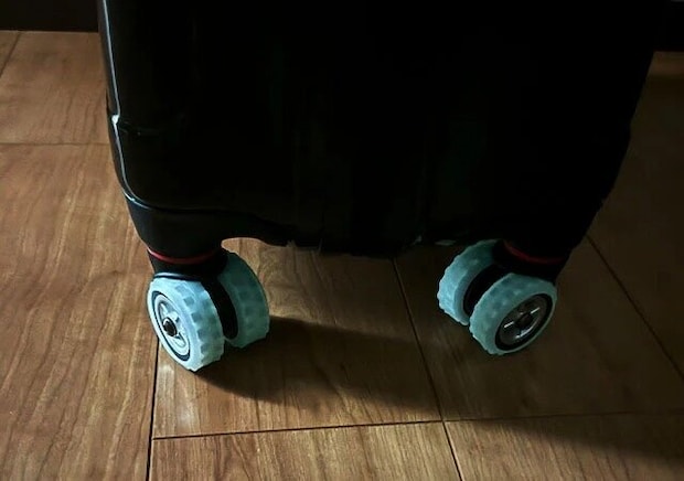 ダイソー シリコーンキャスターカバー(蓄光、8個) ダイソー シリコーンキャスターカバー(蓄光、8個)