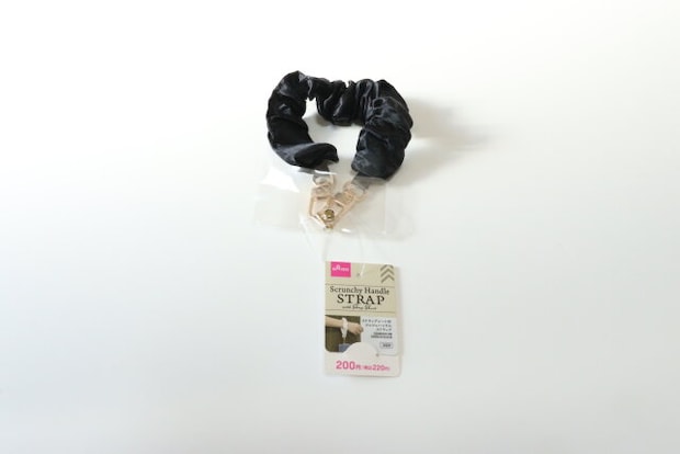 ストラップシート付シュシュハンドルストラップ ストラップシート付シュシュハンドルストラップ ダイソー