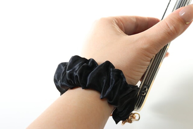 ストラップシート付シュシュハンドルストラップ ダイソー ストラップシート付シュシュハンドルストラップ ダイソー 使用感