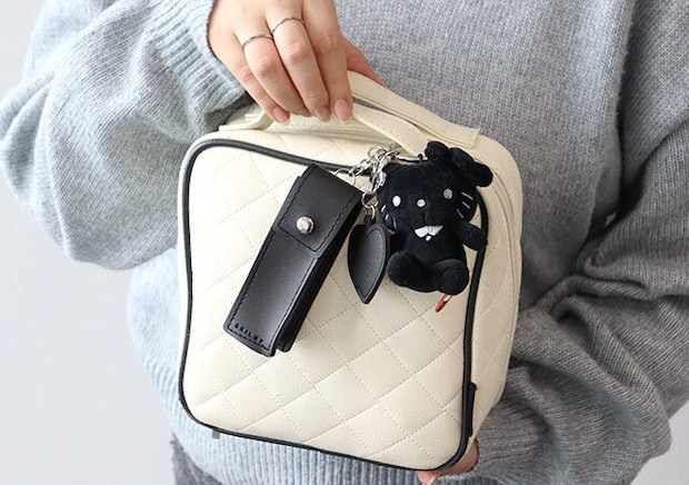 宝島社ムック付録のHELLO KITTY × BRILMY いつでもササッとお直しできる ズボラに優しいミラー付きリップチャーム BOOK BLACK ver. SPECIAL PACKAGE7