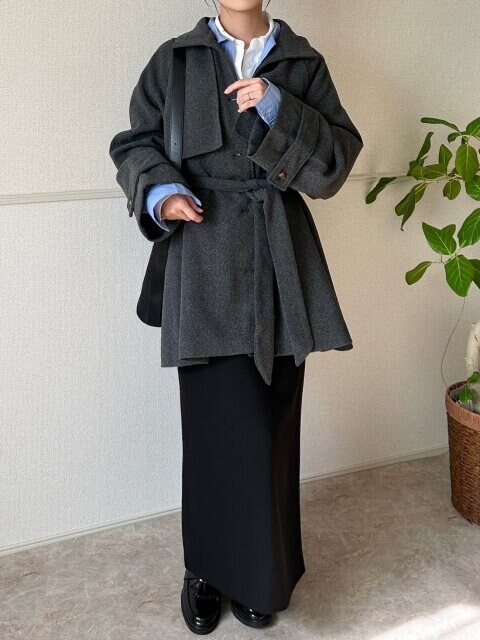 PLSTタイプライタークロップドシャツのブルーシャツコーデ