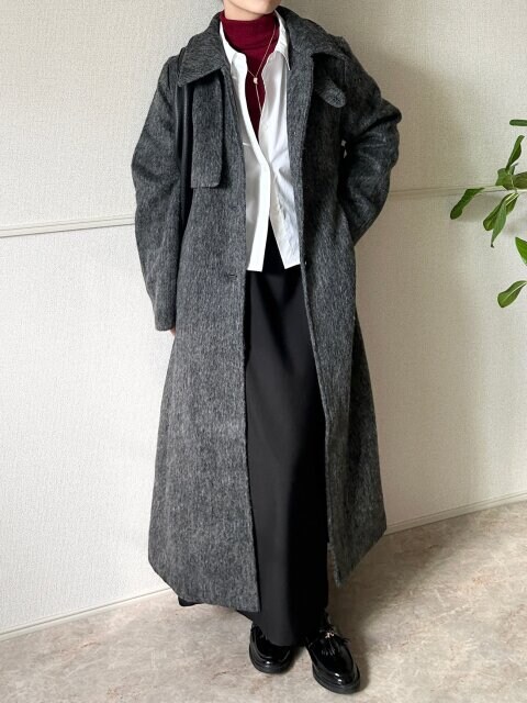 PLSTタイプライタークロップドシャツの差し色タートルレイヤードコーデ