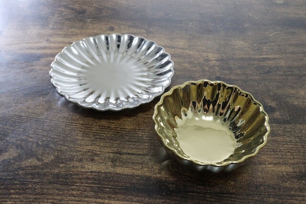 ダイソーの金銀華　小皿と金銀華　小鉢のパッケージ