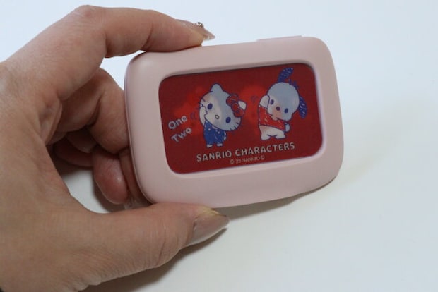 ウェットシートのフタ ミニ レンチキュラー チェンジング（ハローキティ、ポチャッコ）　デザイン