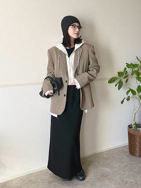 黒ロングスカートコーデ1