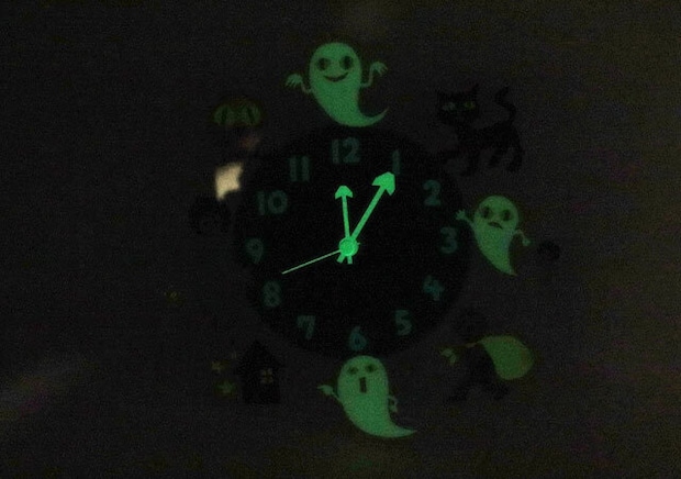 ねないこ だれだ光るアクリル時計蓄光