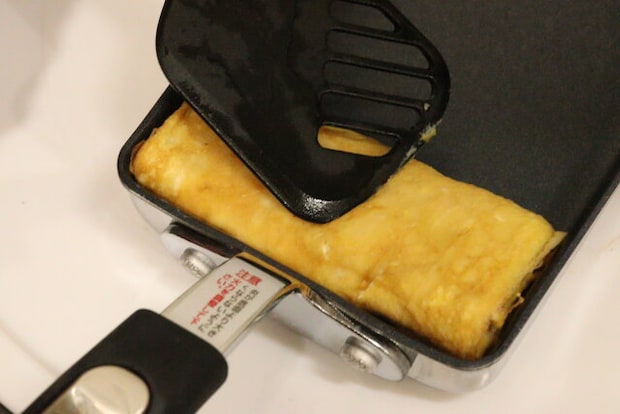 谷口金属 卵一個で作れる 玉子焼きフライパン　巻きやすい