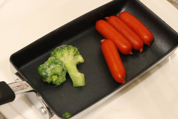 谷口金属 卵一個で作れる 玉子焼きフライパン　おかずの調理