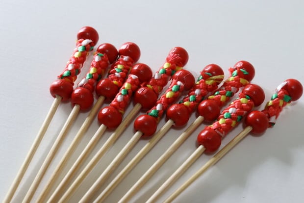 竹製ピックス（ひも飾り、10本）　デザイン