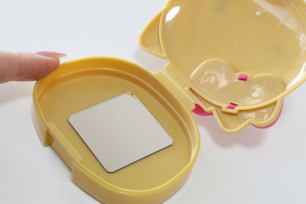 セリア 貼ってはがせるミラーシート セリアの貼ってはがせるミラーシートをケースに貼る