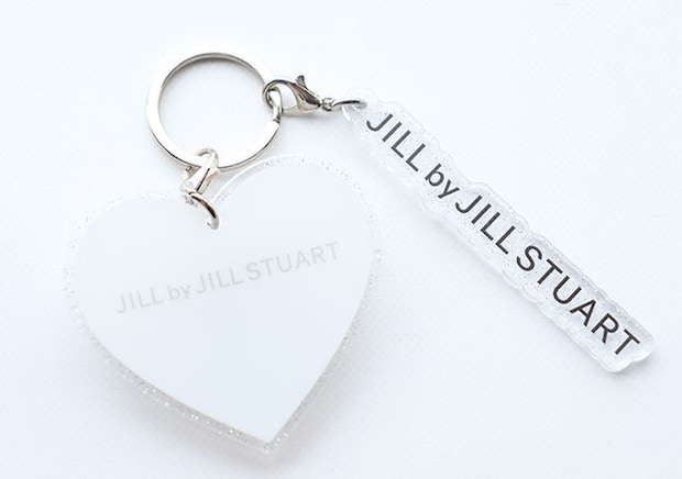 宝島社ムック付録のJILL by JILL STUART ふわもこファー＆ロゴチャームセット BOOK5