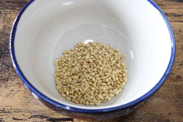 ダイソー　ニチフリ　ごまにんにく　ガーリック