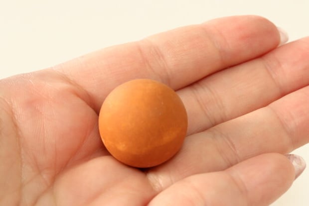 あぶらとりローラーPK　取り出したボール