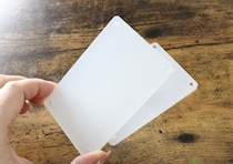 ずっと大きめサイズ探してた！カードが余裕で入る100均スタンド