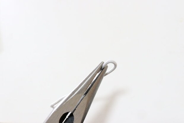 ラジオペンチ　曲げる