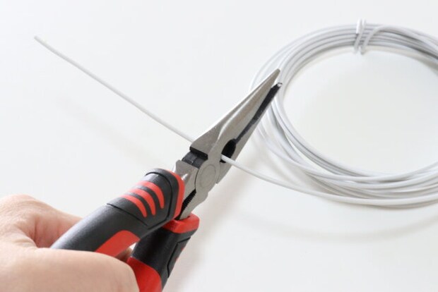 ラジオペンチ　切る