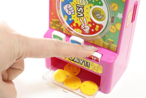 ダイソーのじゃんけんゲーム機は勝つと景品が出てくる