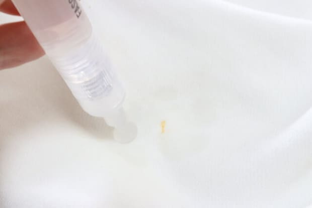 シミ取りペンセット　汚れを囲う