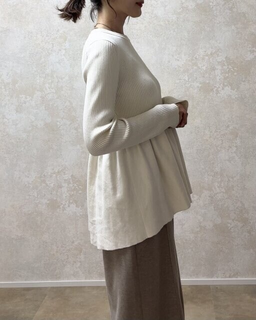 GUペプラムニットプルオーバーMサイズ横からの丈感