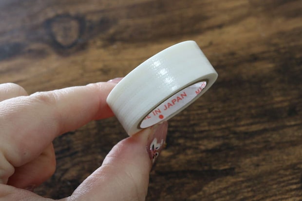 ダイソーのキッチン用ラベルテープ（PITTA PETTA、ホワイトパターン、15mm×3m）のビジュアル