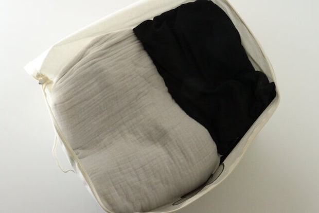 刺繍付収納ボックス、ファスナー付（ミッキーアイコン／ミニーアイコン）　収納力