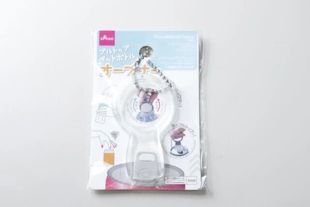 ダイソーのプルトップ・ペットボトルオープナー（クリア）のパッケージ