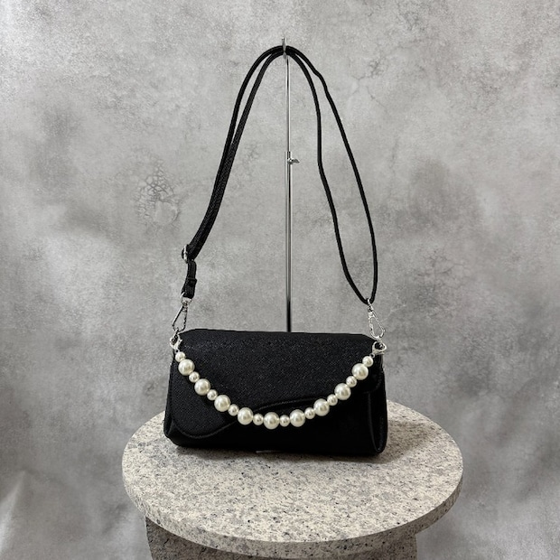 しまむらのオケージョンショルダーバッグ（Helm）